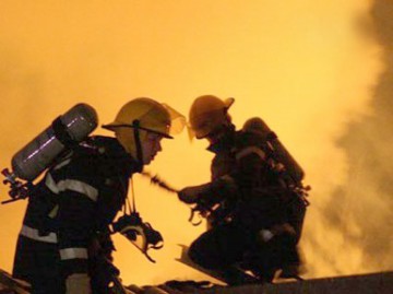 Incendiu la Constanța: anexă gospodărească mistuită de flăcări